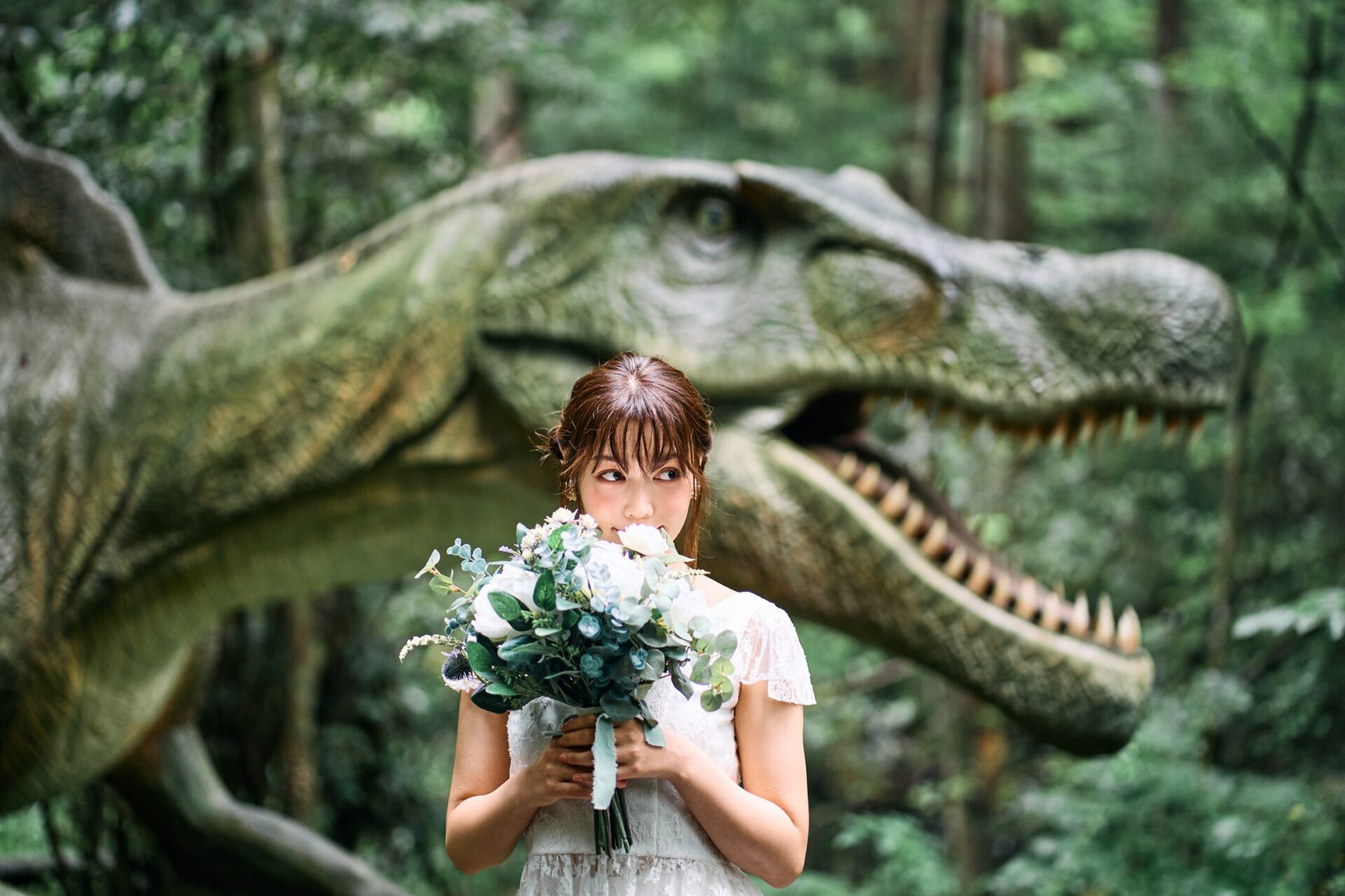 恐竜と撮る、世界にひとつの結婚写真。 勝山ディノパークで撮るロケーションフォト